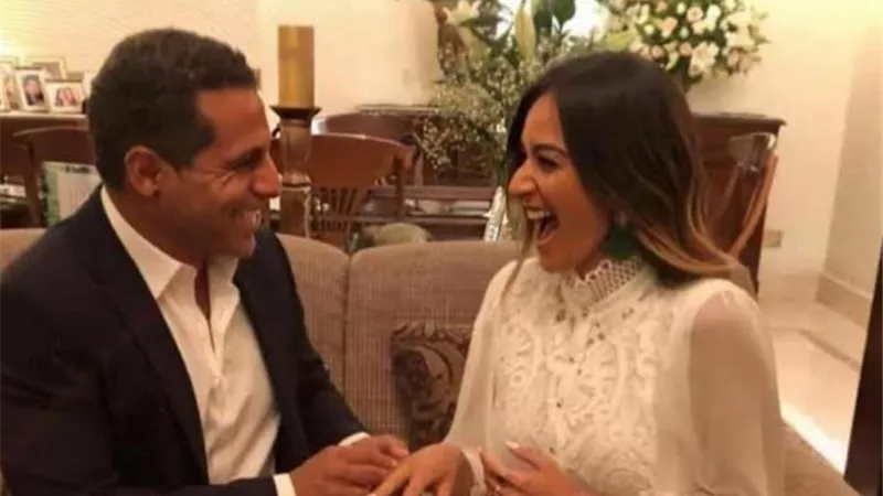 احدث ظهور لامينة خليل وخطيبها على البحر .. صور