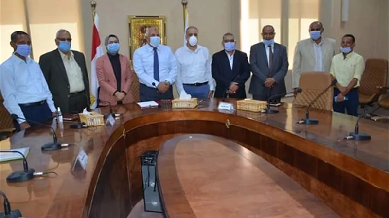 الزملّوط يلتقي وفد وزراى لدعم مشروعات الغابات الشجرية بالوادى الجديد