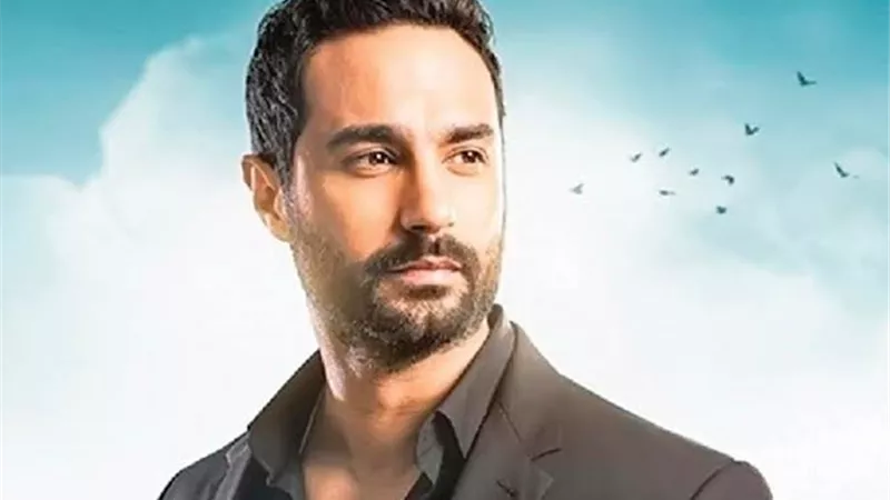 احدث ظهور لكريم فهمى فى حمام السباحة.. شاهد