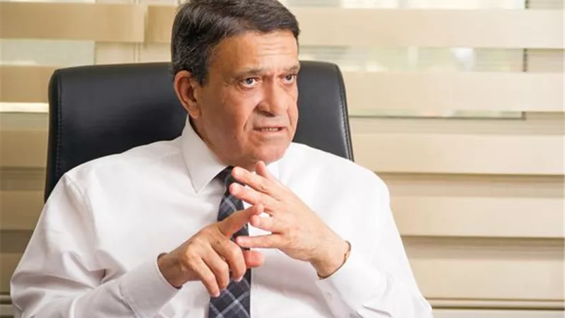 خالد الحسينى: كهرباء المبانى الحكومية بالطاقة الشمسية فى العاصمة الإدارية.. بالأرقام