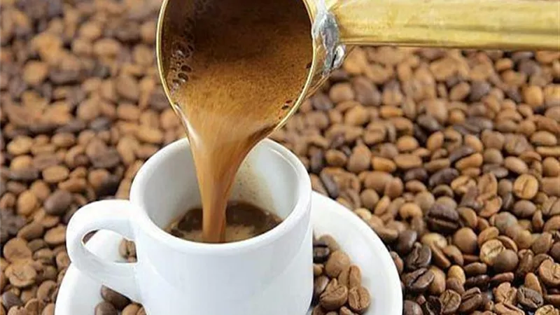 القهوة والشاى الاخضر .. مشروبات تمنح الجسم طاقة ونشاط