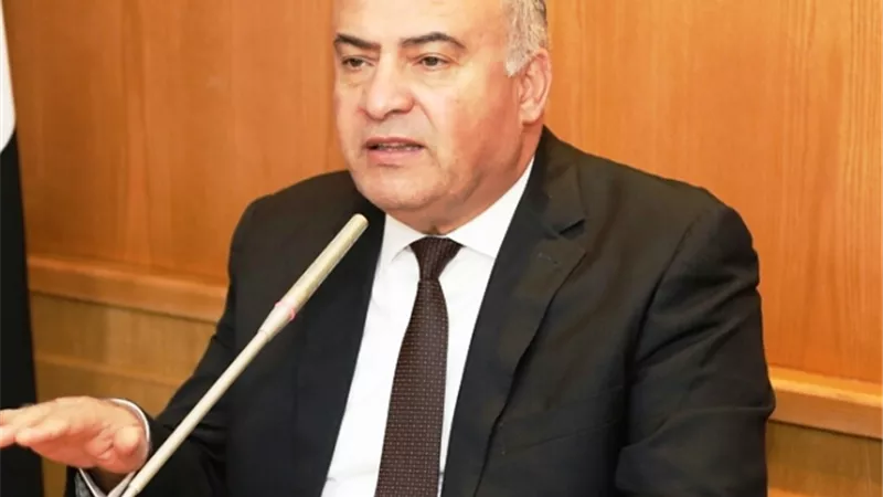 وصول جهاز فصل بلازما المتعافين من كورونا لمركزنقل الدم بقنا