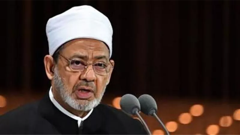 شيخ الأزهر يطمئن على صحة الأمير صباح الأحمد