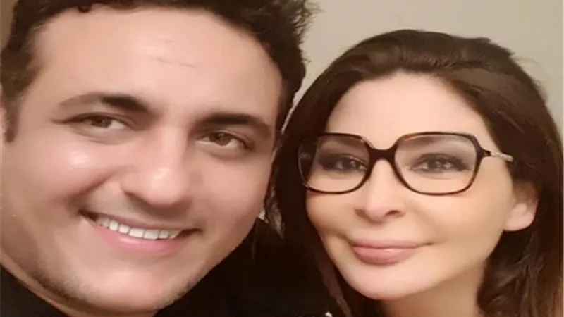 محمد رحيم يهنئ إليسا على ألبومها الجديد.. 