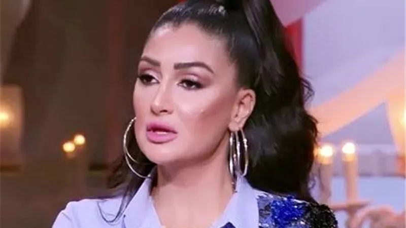 غادة عبد الرازق تدعم الجيش المصرى بصورة