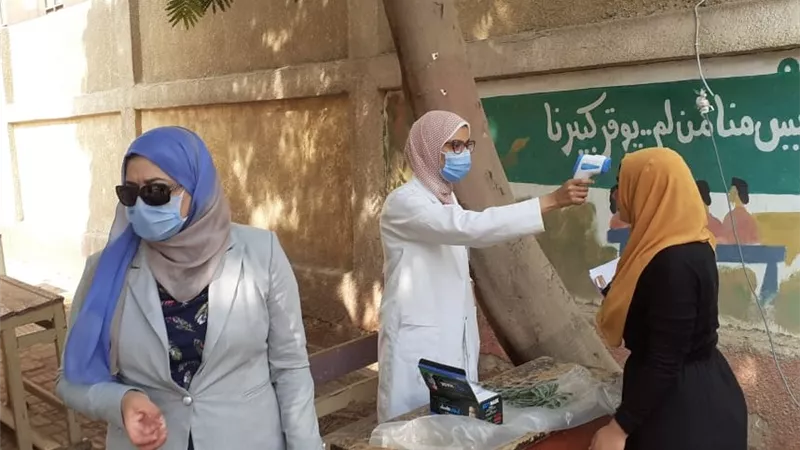 وكيل الوزارة تتفقد لجان الامتحان بالواسطى