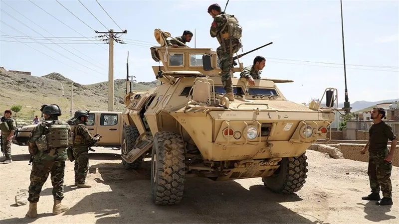 مقتل واصابة 17 جنديا في هجوم انتحاري لـطالبان