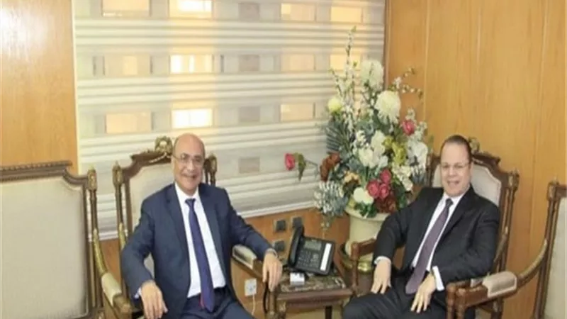 مأساة أم .. أبو الولاد طلقها وحرمها من ضم صغارها لحضنها