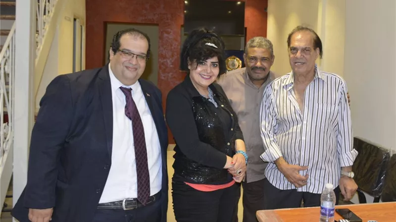 الفنانة هنديه تعود للأضواء ببرنامج 