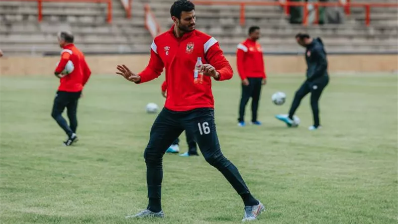 فايلر يجتمع بـ الشناوى على هامش مران الأهلى