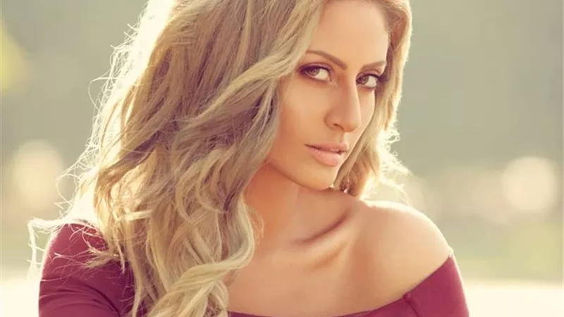 تعافي الفنانة نهال نبيل ووالدتها من فيروس كورونا