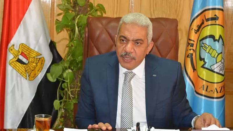 نائب رئيس جامعة الأزهر بأسيوط يشيد بقوة ويقظة رجال القوات المسلحة.. وينعي الشهداء