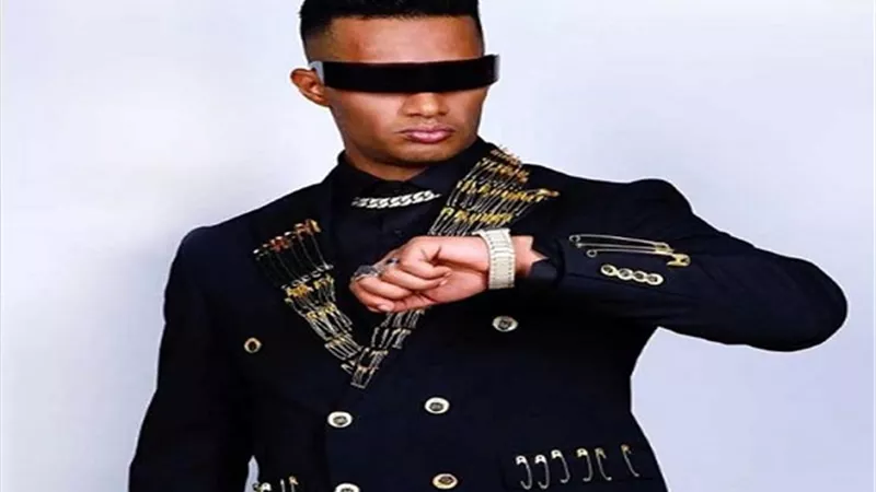 محمد رمضان يعلن تسجيله دويتو مع النيجيري دامى.. فيديو