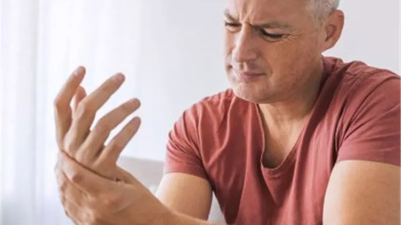 تعانى من الام المفاصل.. اليك تلك القائمة ستساعدك على تخفيف وطأتها