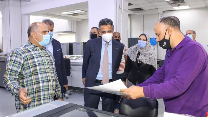 رئيس البريد: إصدار بطاقات الدفع اللاتلامسية .. بريل القادم