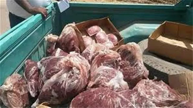 غلق مطعم يعرض لحوما فاسدةومذبوحة خارج المجازر الحكومية بالقليوبية