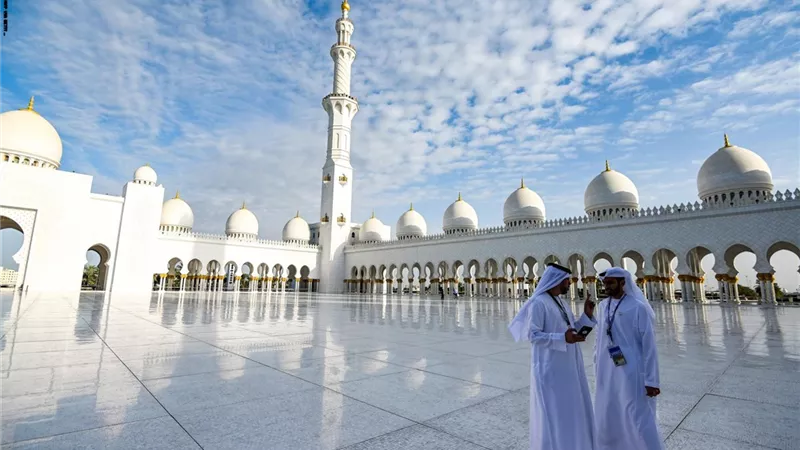 رفع الطاقة الاستيعابية للمساجد فى الإمارات إلى 50% بدءا من 3 أغسطس