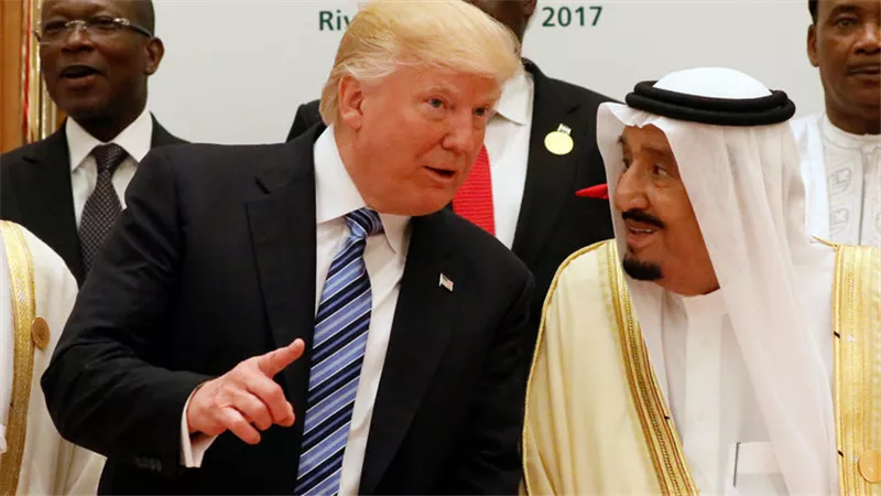 ترامب يطمئن على صحة الملك سلمان