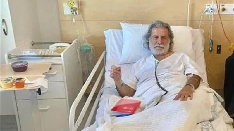 نقل عازف شهير إلى المستشفى وخضوعه لعملية جراحية إثر وعكة مفاجئة