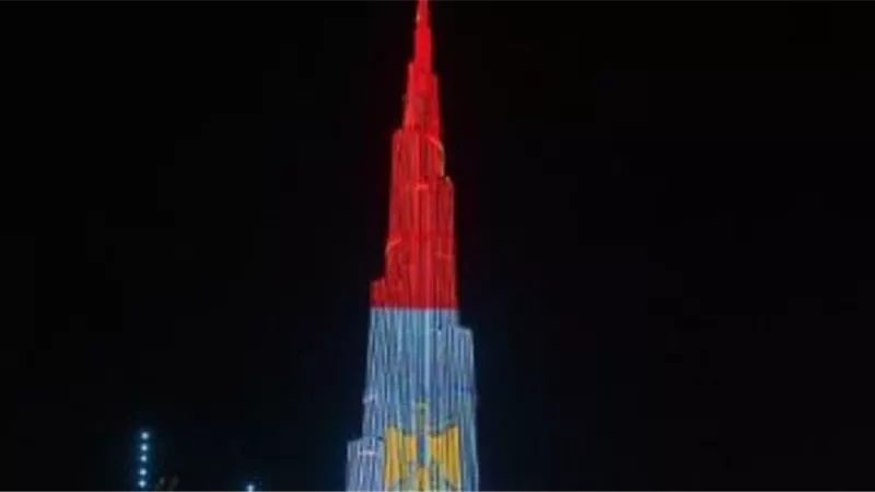 برج خليفة يتزين بعلم مصر احتفالا بذكري ثورة 23 يوليو.. فيديو