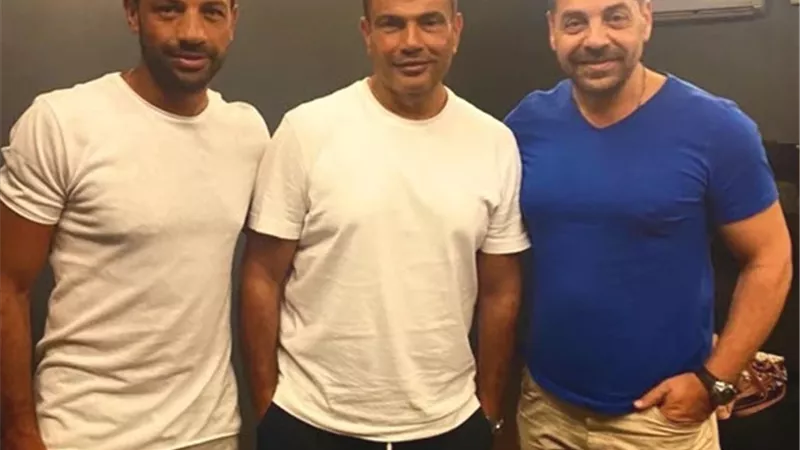 بعد تصدره تويتر.. الهضبة عمرو دياب يتعاون مع طارق العريان فى عمل فنى
