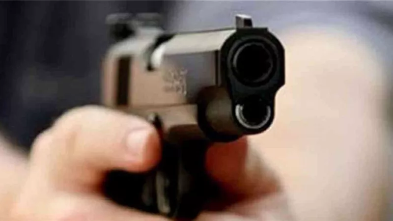 أخرج مسدسه بدلاً من وضع الكمامة في فلوريدا