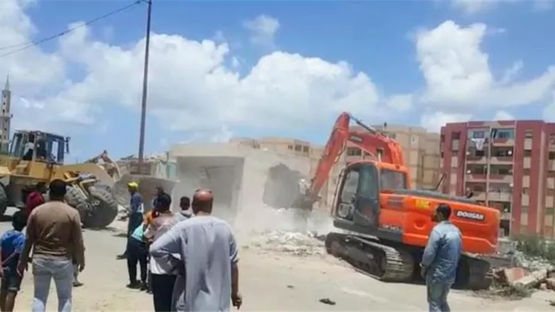 عبد العاطي : أجهزة الوزارة تواصل التصدي للتعديات على نهر النيل وشبكة الترع والمصارف