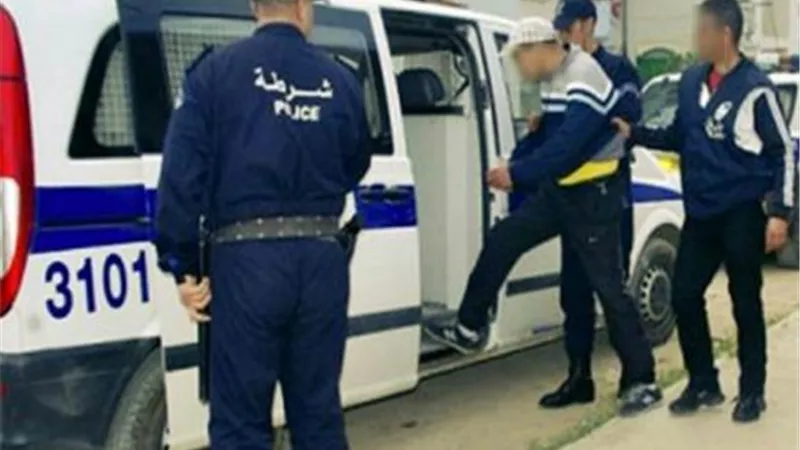 يقتل زوجته ووالديها وشقيقها.. ويسلم نفسه للشرطة