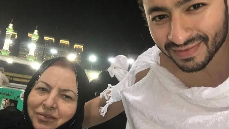 حمادة هلال يطالب الدعاء لوالدته بعد مرور اسبوعين عن وفاتها