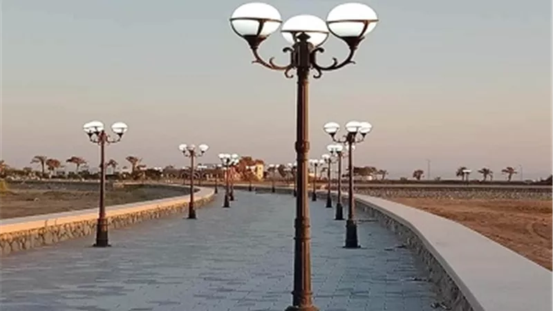 عبد العظيم يتابع اعمال الانارة والتجميل بالممشي السياحي بطور سيناء