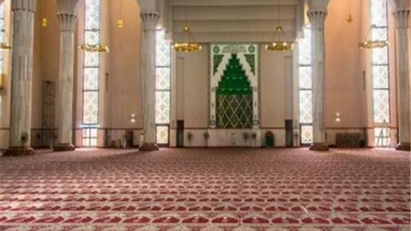 دول عربية تمنع إقامة صلاة عيد الأضحى في المساجد