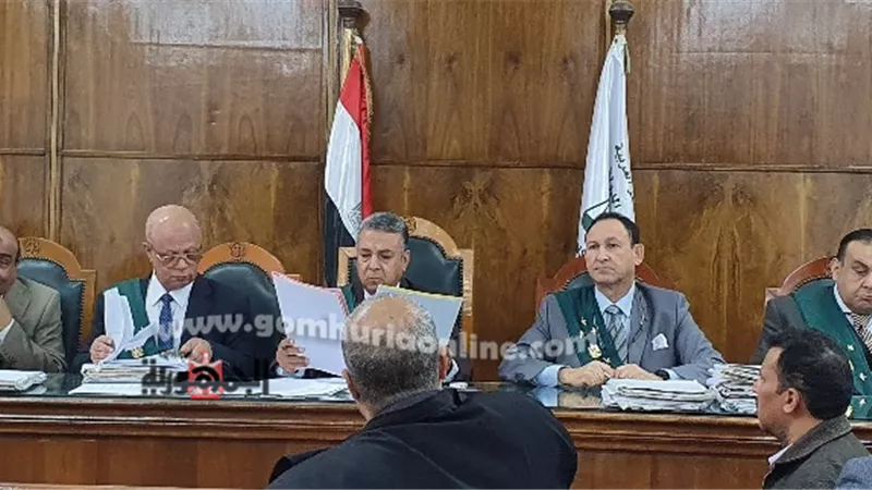 عزل أعضاء هيئة التدريس المنتمين للجماعة المحظورة المرتكبين أعمالاً إرهابية.