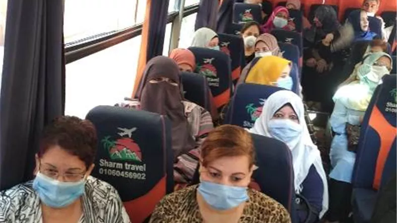 «نقيب المعلمين»: وسائل مواصلات لنقل المراقبين.. تعليمات مشددة للفرعيات بمتابعة أوضاع الزملاء