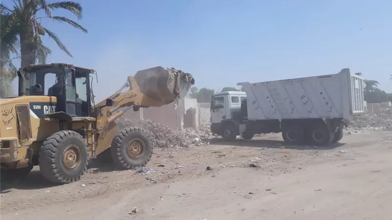 محافظ أسيوط يعلن تكثيف حملات النظافة بالمراكز والاحياء ورفع 35 طن مخلفات خلال حملة بحى شرق