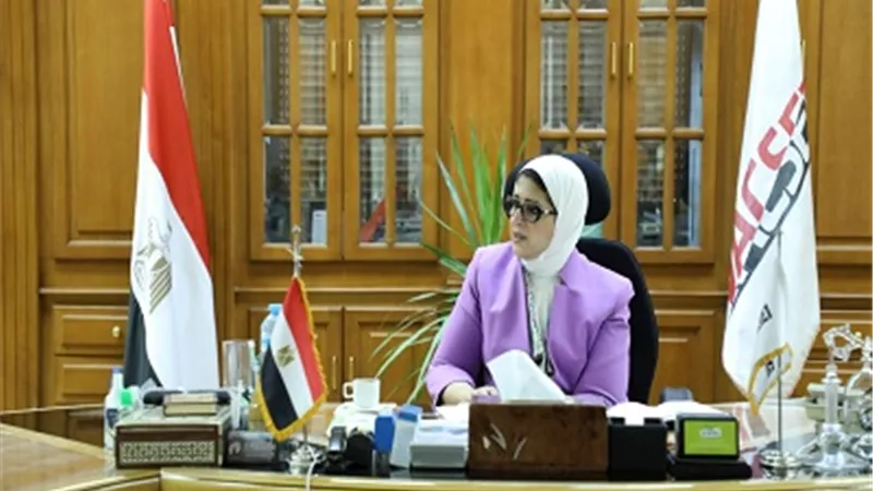 وزيرة الصحة تعقد اجتماعًا بـ