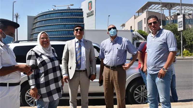 جهاز القاهرة الجديدة يزيل مبنى مخالف فى حملة بحضور مدير أمن القطاع.. بالصور