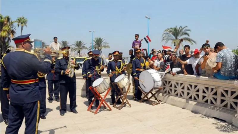 عروض للقوات البحرية فى بحر وشوارع الاسكندرية