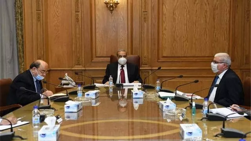 وزير الإنتاج الحربي يناقش الخطط المستقبلية لتعميق التصنيع المحلي