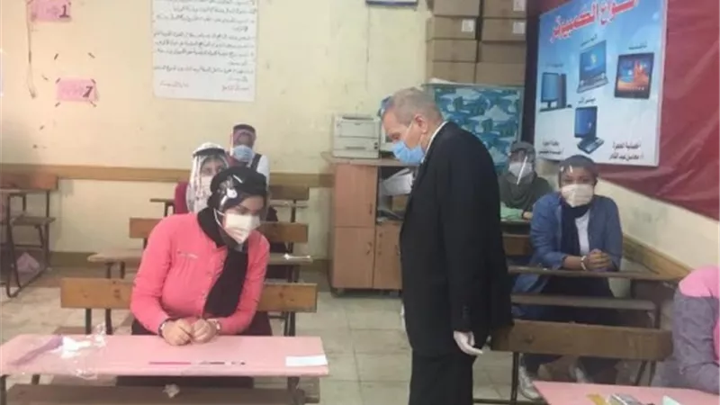 نائب الوزير للتعليم الفني يتفقد عدد من لجان محافظة الغربية