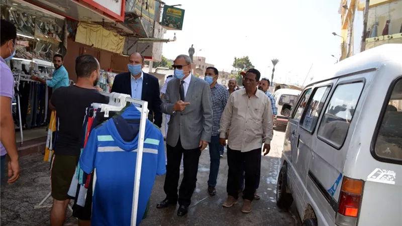 محافظ القليوبية يقوم بحمله لإزالة الباعة الجائلين والإشغالات ببنها