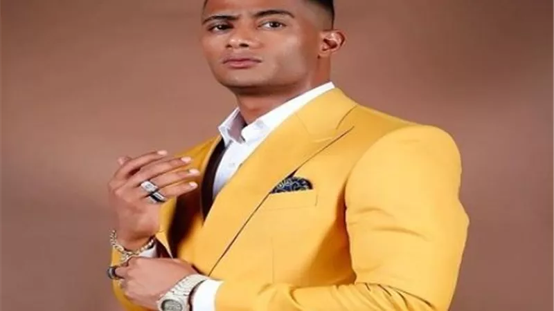 عرض أغنية محمد رمضان في أكبر شاشة بدبي مول.. فيديو