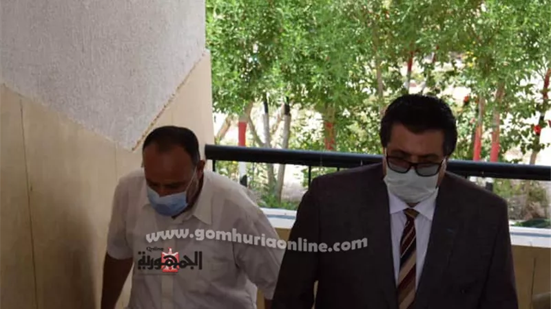 مدير تعليم جنوب سيناء يتفقد لجنة مدرسة السيدة خديجة في امتحانات الدبلومات الفنية