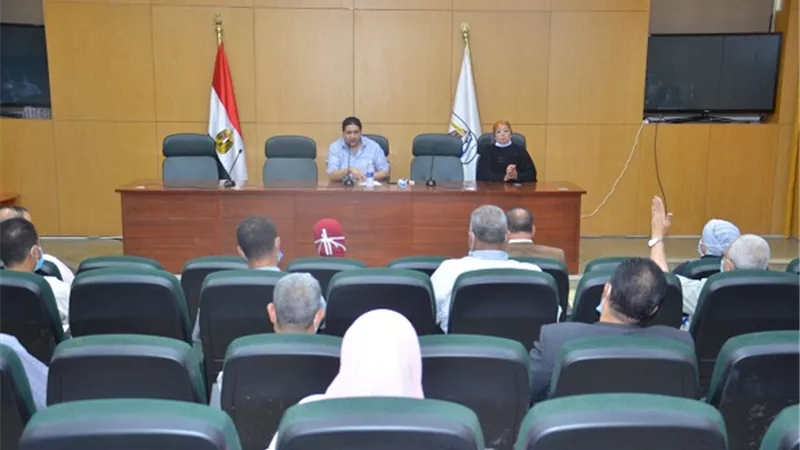 نائب محافظ بني سويف يواصل متابعته لتفعيل أول وثيقة لتنظيم العمل الأهلى