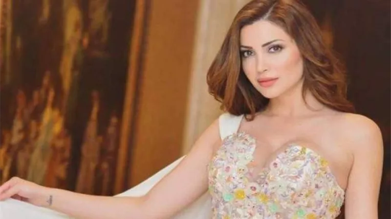 نسرين طافش تبهر جمهورها باطلالة ساحرة.. فيديو
