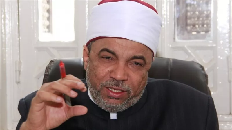 هل يحق للزوج منع زوجته من الخروج بدون سبب؟.. الإفتاء تجيب