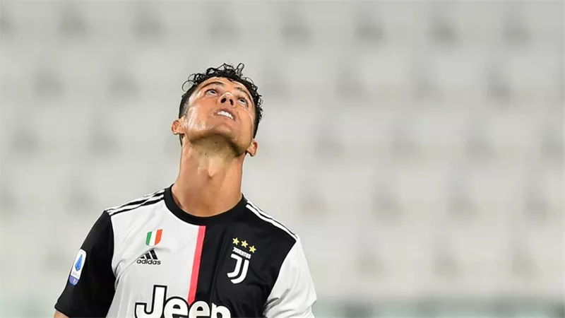رغم التتويج بلقب الدوري الإيطالي.. رقم سلبي لكريستيانو رونالدو