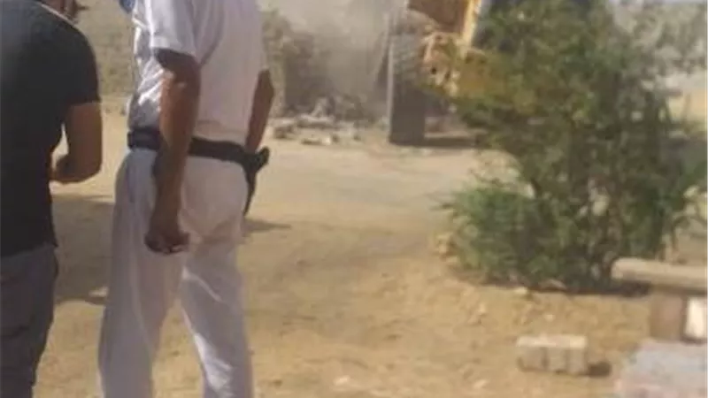حملة ازالات تعدي علي ارض بقرية بياض العرب