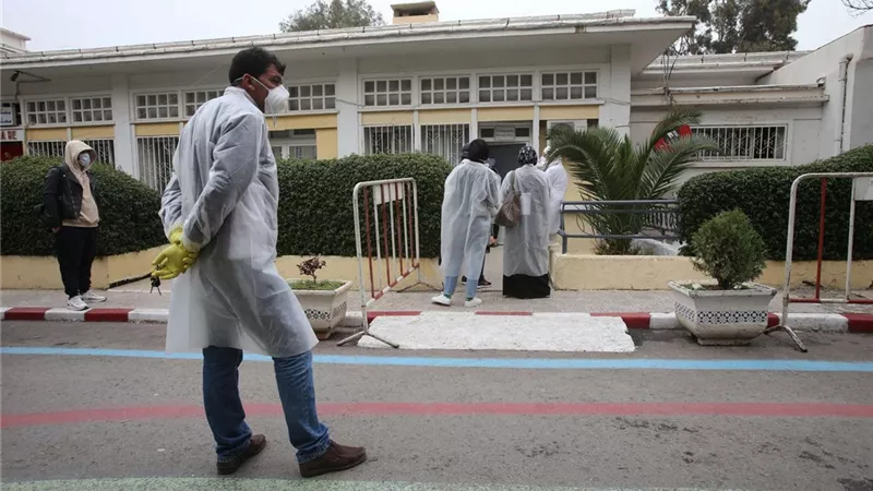 عقوبات تصل إلى المؤبد للمعتدين على الطواقم الطبية بالجزائر