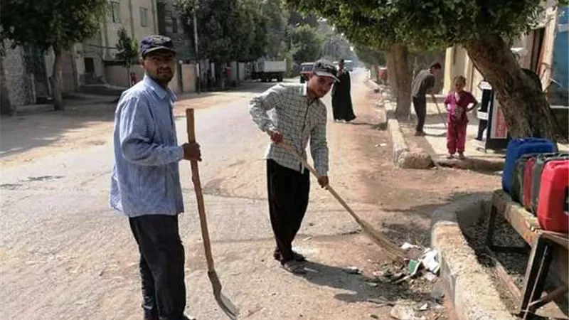 تكثيف حملات النظافة والإنارة بمناسبة عيد الأضحى المبارك بسوهاج..صور