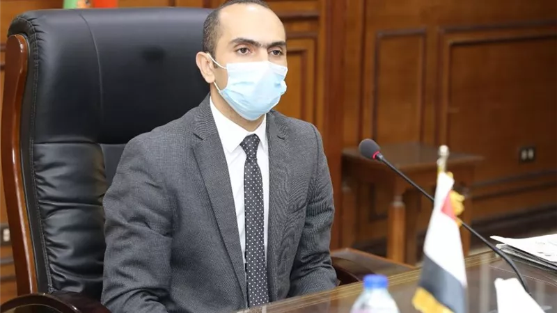 نائب محافظ سوهاج يتابع خطة تدريب العاملين بالمراكز التكنولوجية لخدمة المواطنين..صور
